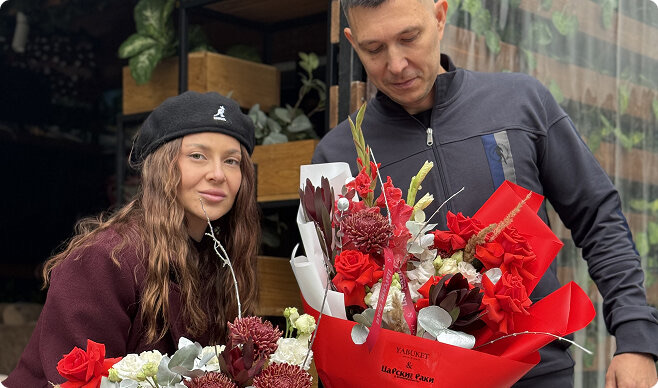 Букеты в фирменной упаковке ресторана