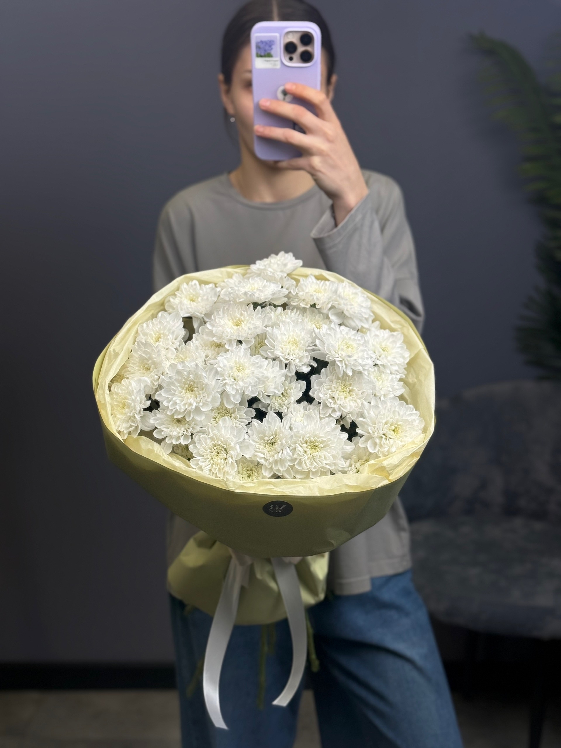 Моно букет из стойкой хризантемы Алтай (7 веточек)