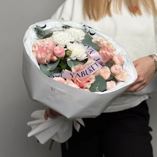 Светлый букет в бело-розовой цветовой гамме