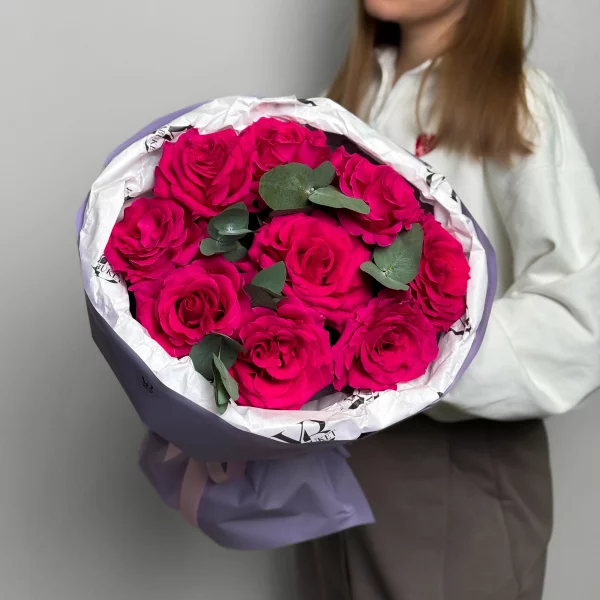 Монобукет из 9 французских розовых роз Пинк Флойд и эвкалипта