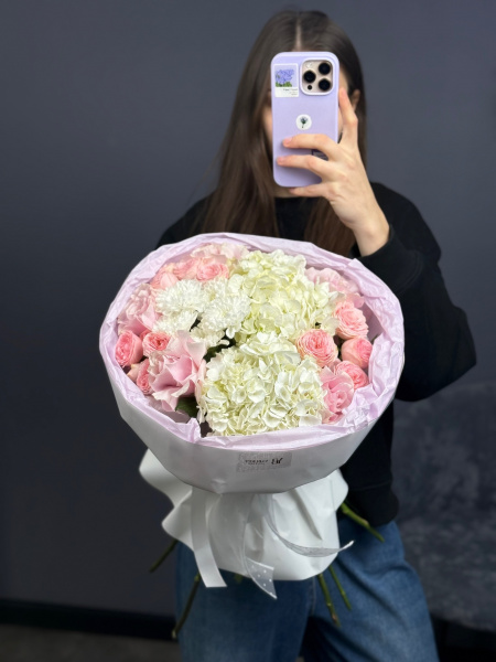 Нежный букет с бело-розовой гамме