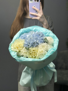 Нежный букет в голубых оттенках