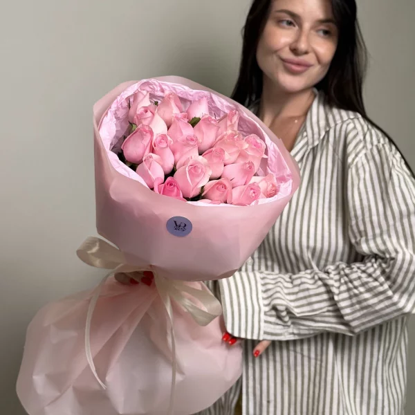 Монобукет из 21 голландской розовой розы