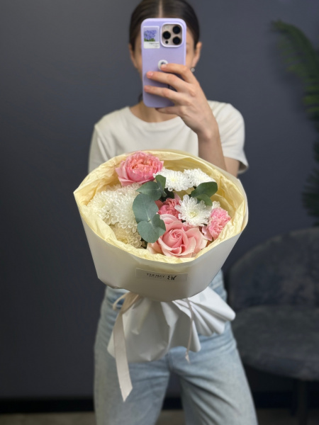 Сборный нежный букет комплимент