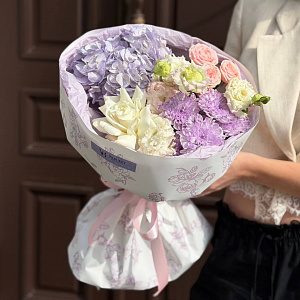Лавандовый букет с эустомой