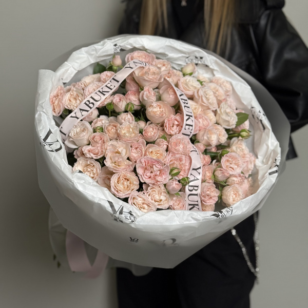 Монобукет из 25 розовых пионовидных кустовых роз