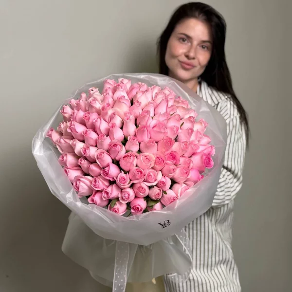 Монобукет из 101 голландской розовой розы
