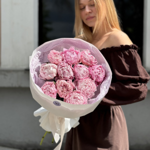 Монобукет из 11 розовых пионов