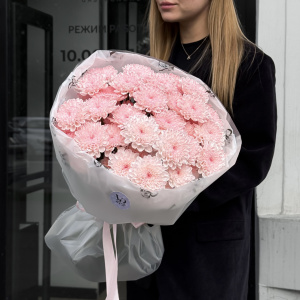 Монобукет из 7 розовых кустовых хризантем Алтай
